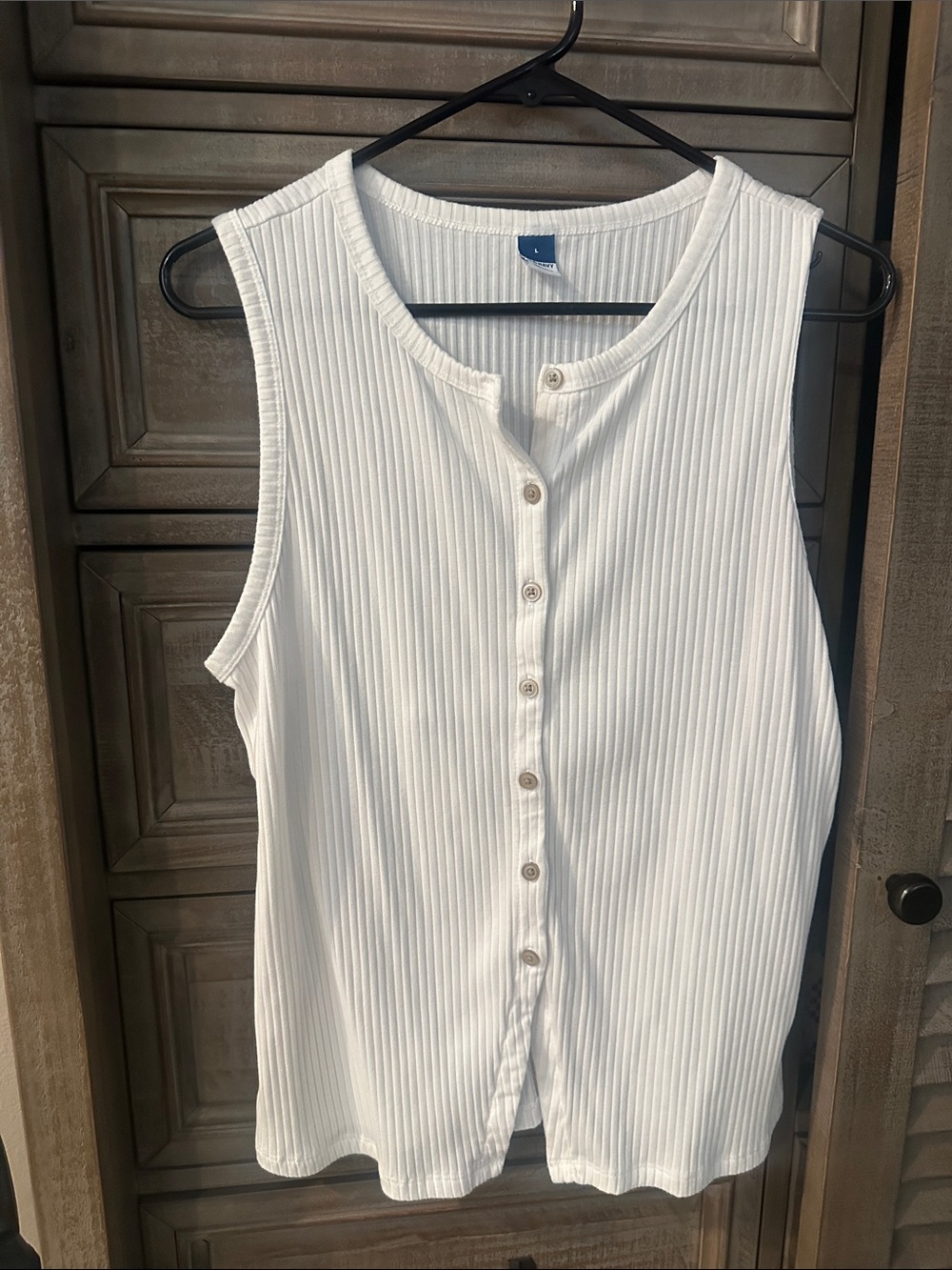 Brand new- Women’s White Ribbed Button-Front Tank Top
